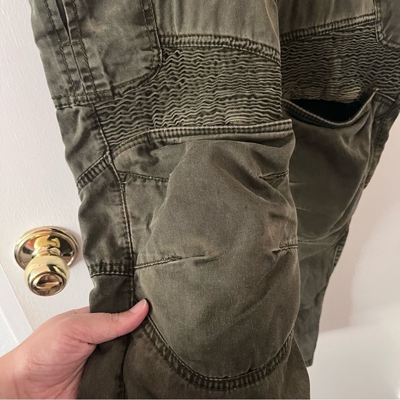 Speed and Strength Dogs of War Green Motorcycle Pants Armored Knees 32x32 - Picture 3 of 16